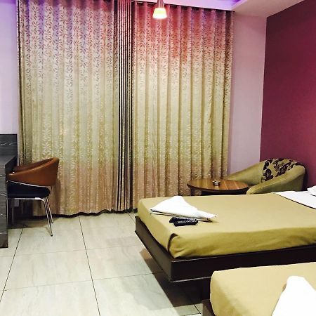 Iroomz Vaishali Residency Bellary Exteriör bild