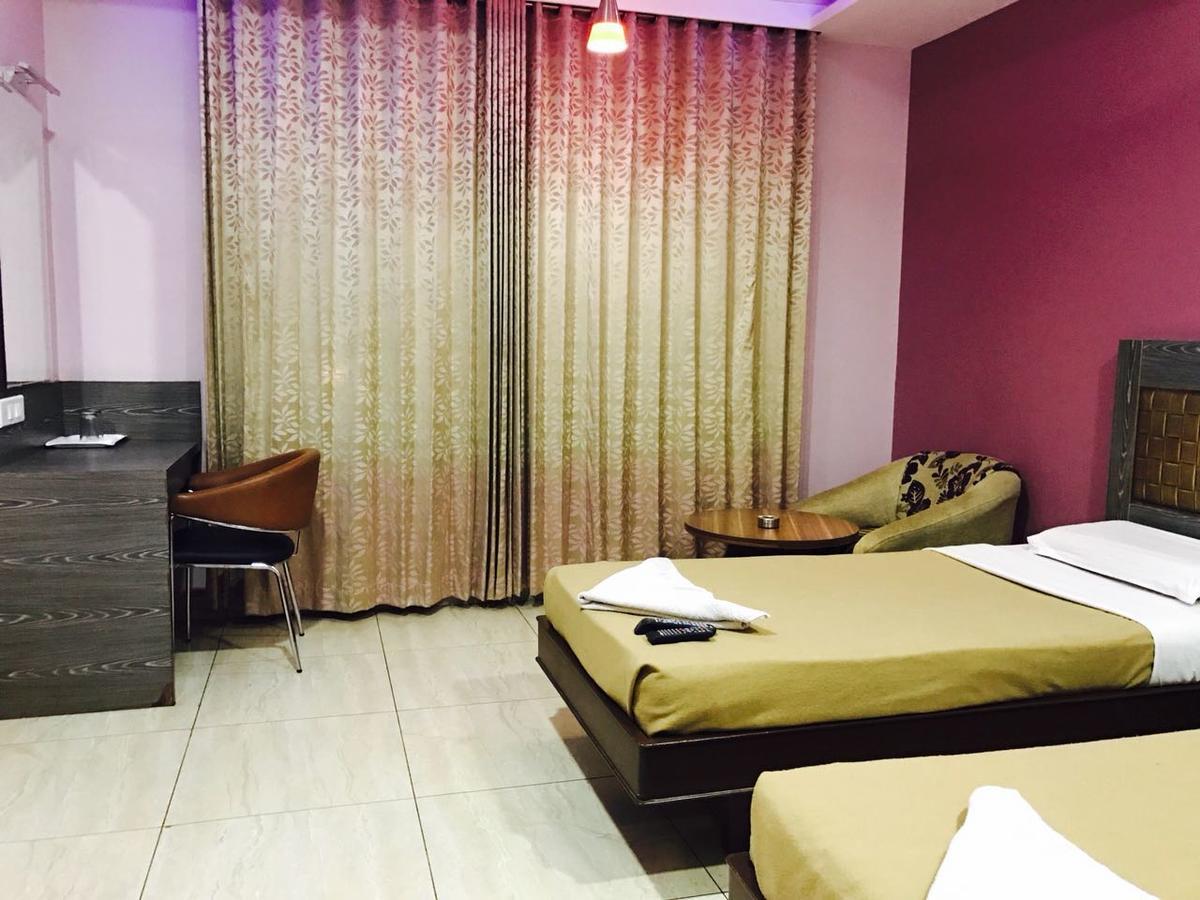 Iroomz Vaishali Residency Bellary Exteriör bild