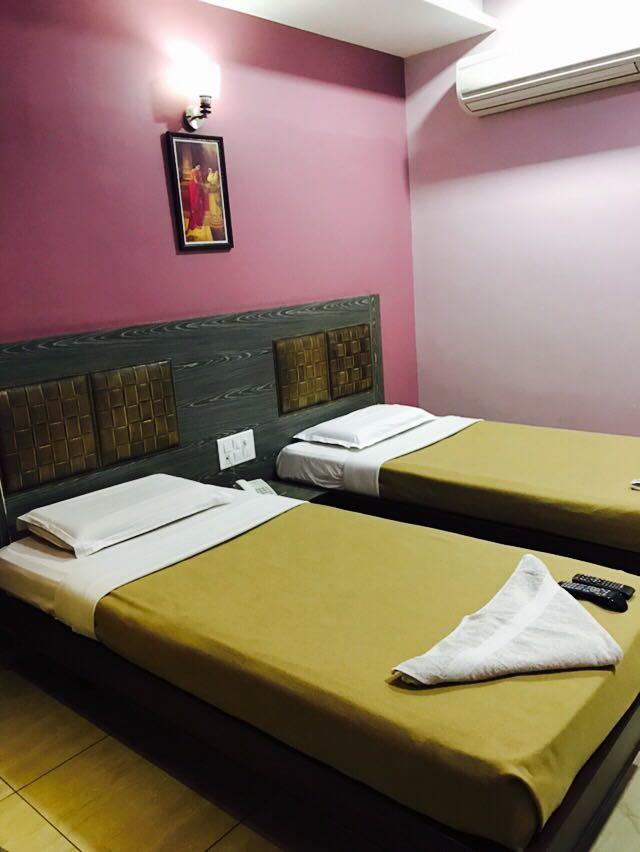 Iroomz Vaishali Residency Bellary Exteriör bild